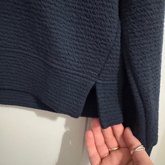 Navy pull over - Picture 4 of 5